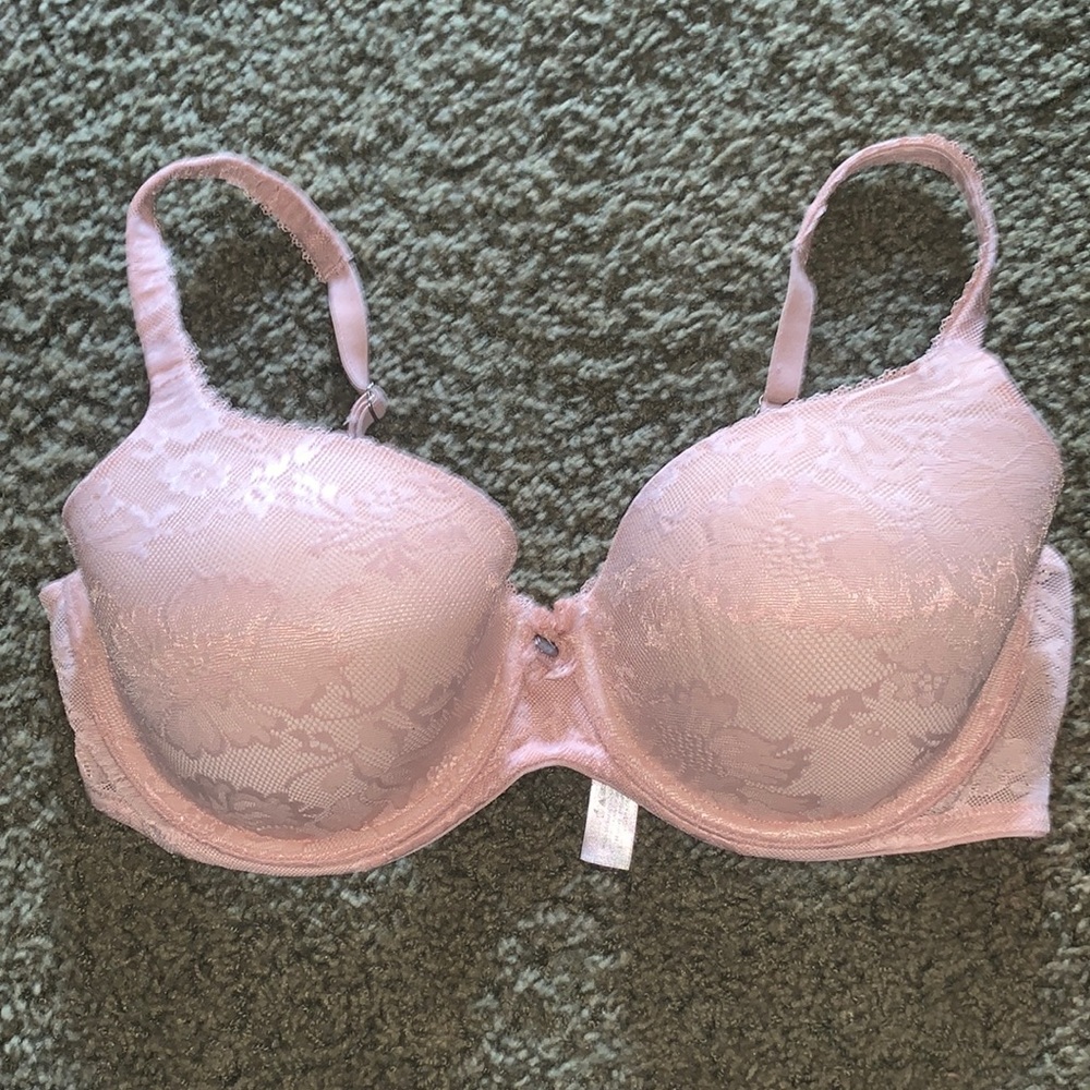 Victoria Secret - Picture 1 of 2